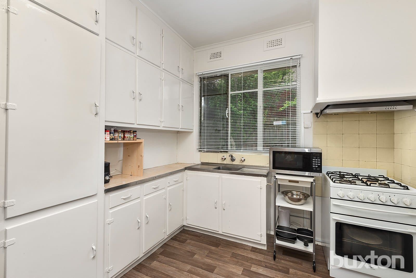 9 Katta Court,
                        
                    
                    
                        
                            Ashwood, Ashwood - Thumbnail 3