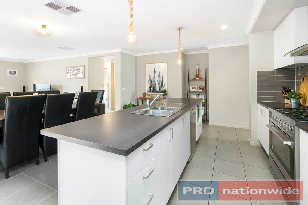 29
                Wilmott
                Street
            
            
            
            lucas
            
            
            VIC,
            3350, Lucas - Thumbnail 8