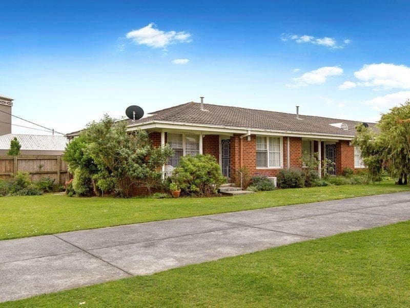 1/121-123 Mount Eliza Way,
                        
                    
                    
                        
                            MOUNT ELIZA, Mount Eliza - Image 1
