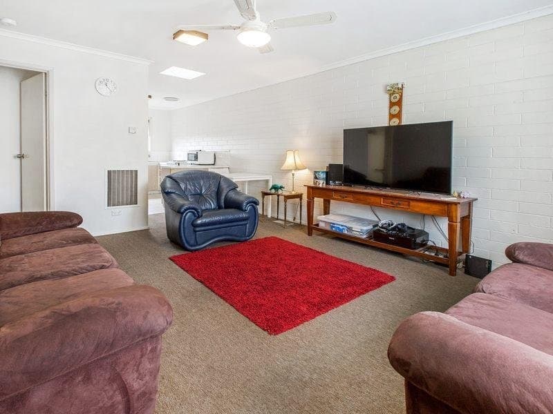 1/121-123 Mount Eliza Way,
                        
                    
                    
                        
                            MOUNT ELIZA, Mount Eliza - Thumbnail 3