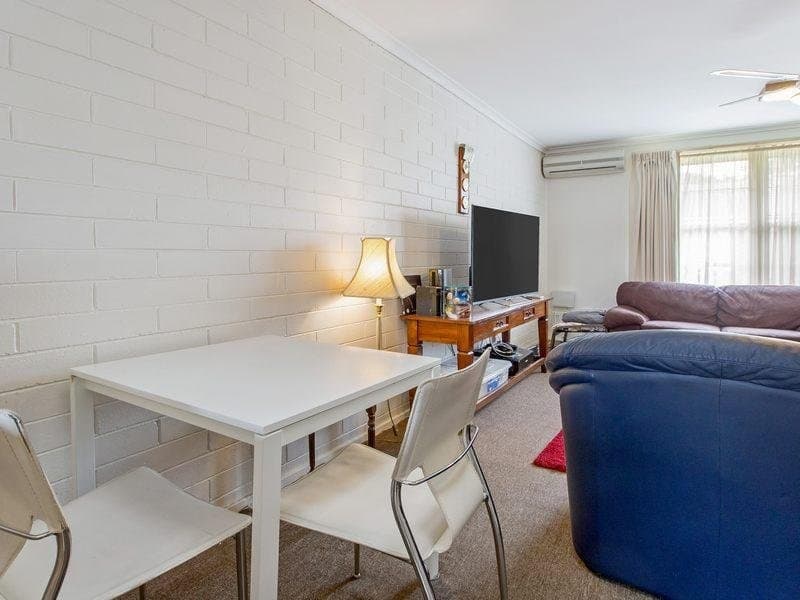 1/121-123 Mount Eliza Way,
                        
                    
                    
                        
                            MOUNT ELIZA, Mount Eliza - Thumbnail 4