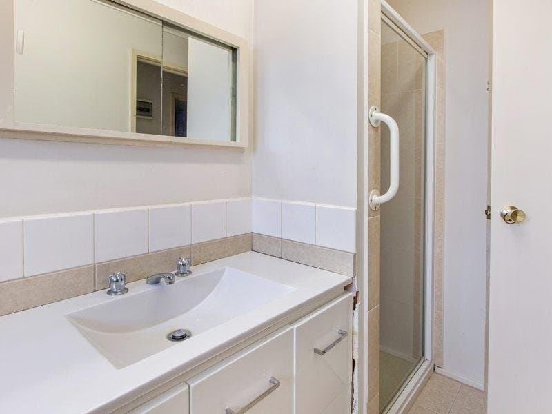 1/121-123 Mount Eliza Way,
                        
                    
                    
                        
                            MOUNT ELIZA, Mount Eliza - Thumbnail 8