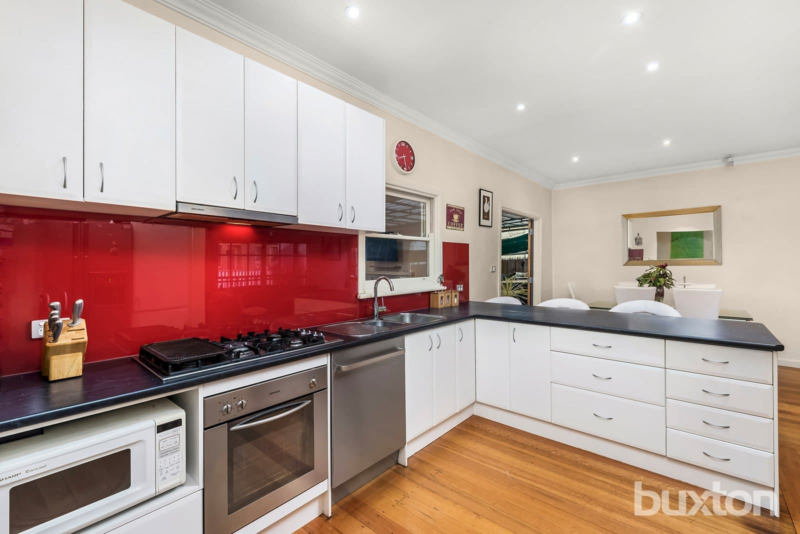 31 Rotherwood Drive,
                        
                    
                    
                        
                            Malvern East, Malvern East - Thumbnail 3