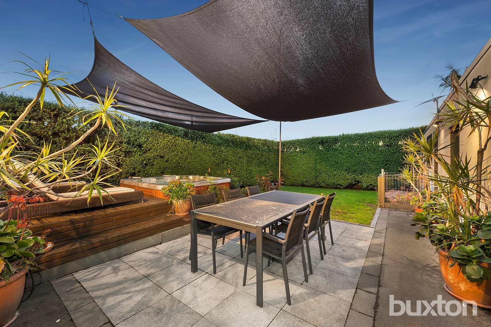 31 Rotherwood Drive,
                        
                    
                    
                        
                            Malvern East, Malvern East - Thumbnail 8