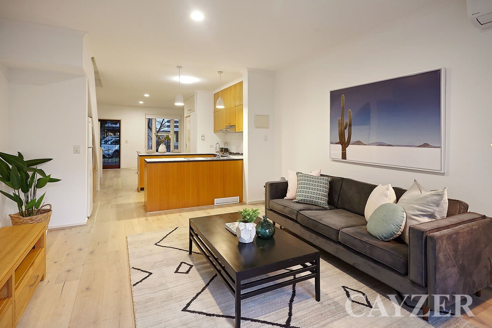 92 Coventry Street,
                        
                    
                    
                        
                            SOUTHBANK, Southbank - Thumbnail 7