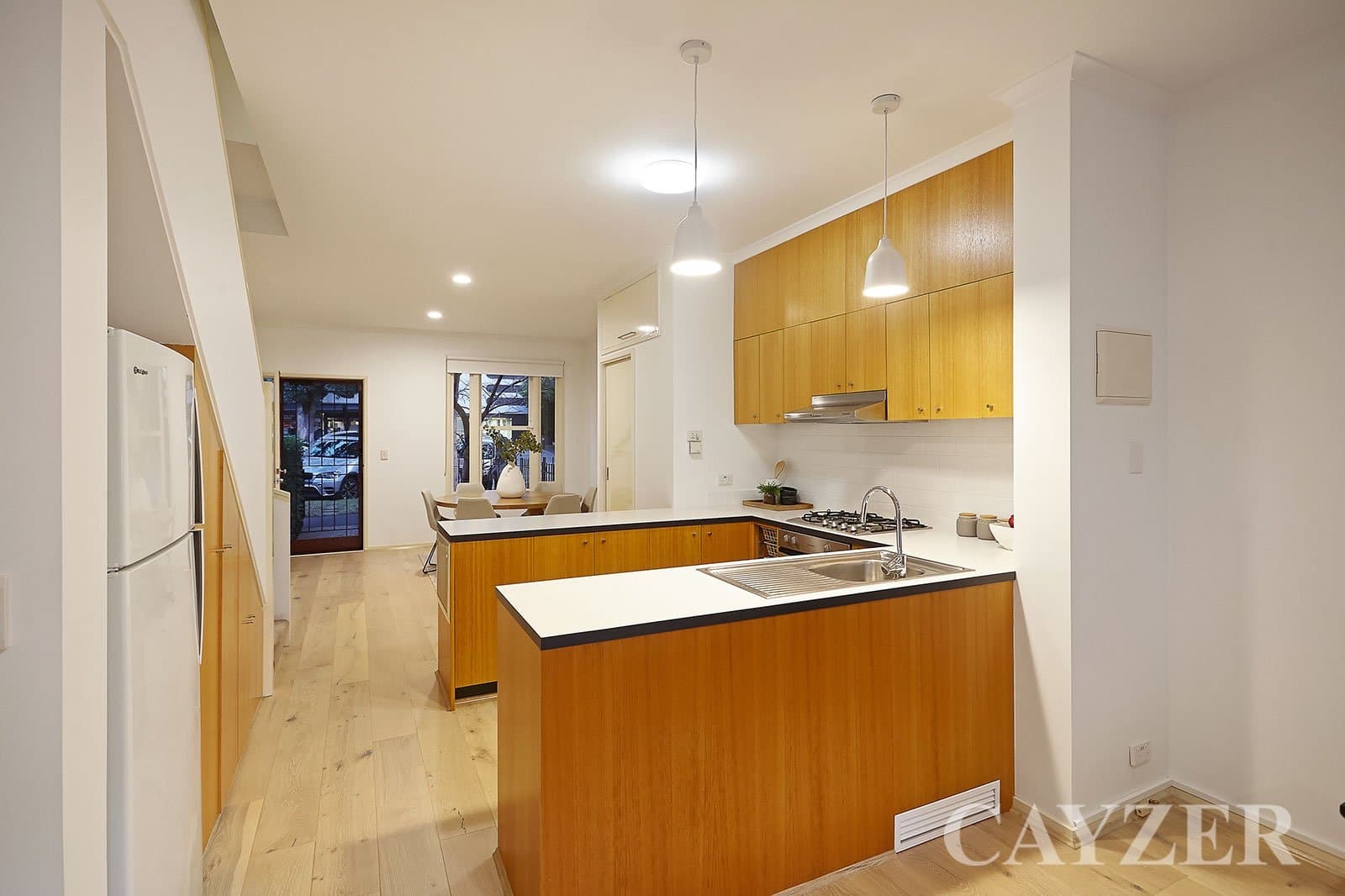 92 Coventry Street,
                        
                    
                    
                        
                            SOUTHBANK, Southbank - Thumbnail 8