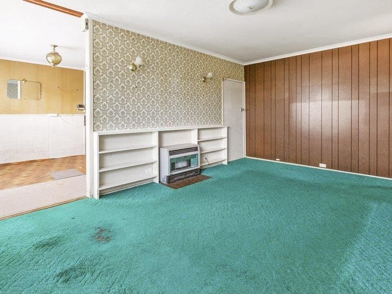 29 Laurina Crescent,
                        
                    
                    
                        
                            FRANKSTON NORTH, Frankston North - Thumbnail 2