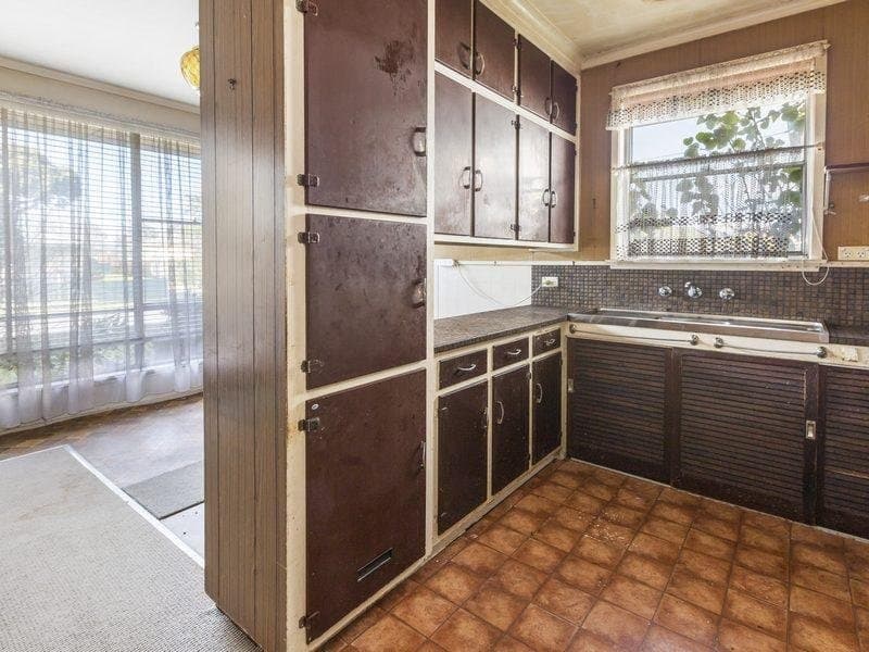29 Laurina Crescent,
                        
                    
                    
                        
                            FRANKSTON NORTH, Frankston North - Thumbnail 5