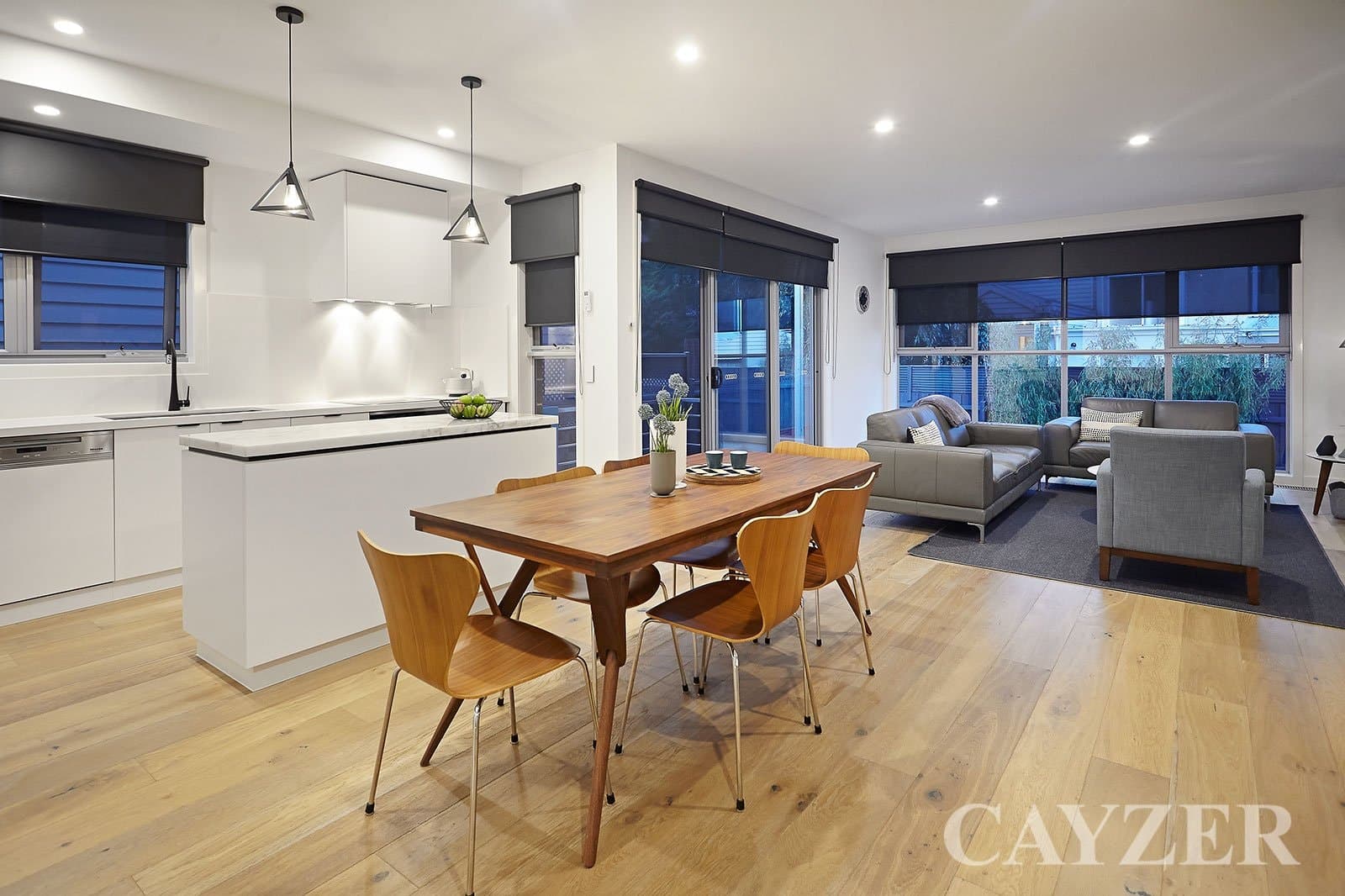 6 Esplanade Place,
                        
                    
                    
                        
                            PORT MELBOURNE, Port Melbourne - Thumbnail 3