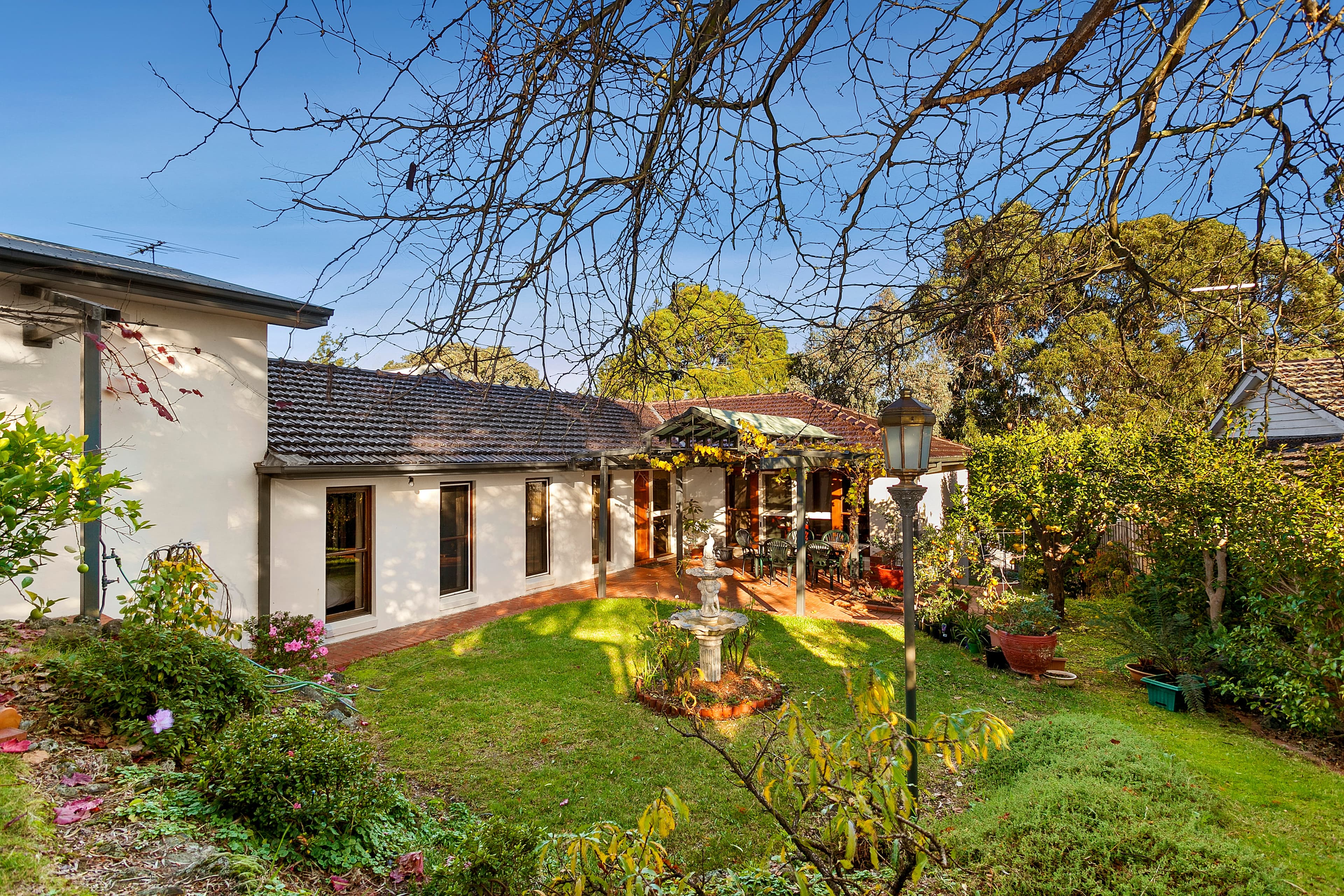 16 Oxford Street, MOUNT WAVERLEY, Mount Waverley - Image 1