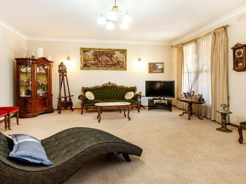 24 Ronald Avenue, FRANKSTON SOUTH, Frankston South - Thumbnail 2