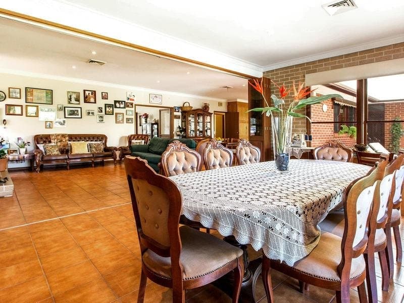 24 Ronald Avenue, FRANKSTON SOUTH, Frankston South - Thumbnail 4