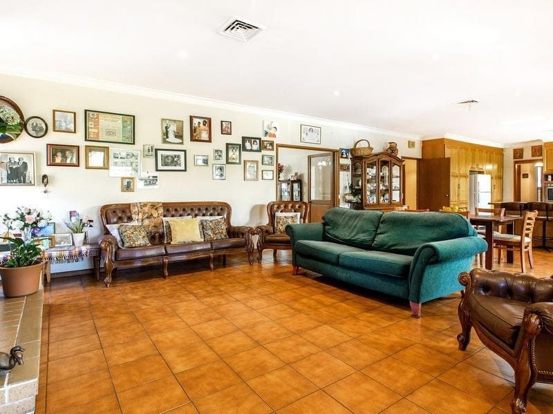 24 Ronald Avenue, FRANKSTON SOUTH, Frankston South - Thumbnail 5