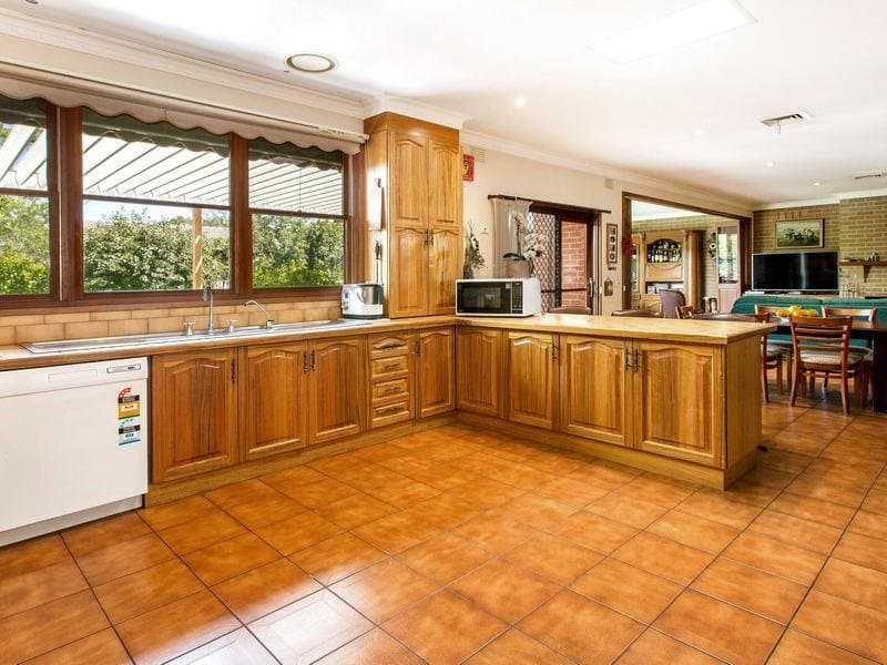 24 Ronald Avenue, FRANKSTON SOUTH, Frankston South - Thumbnail 8