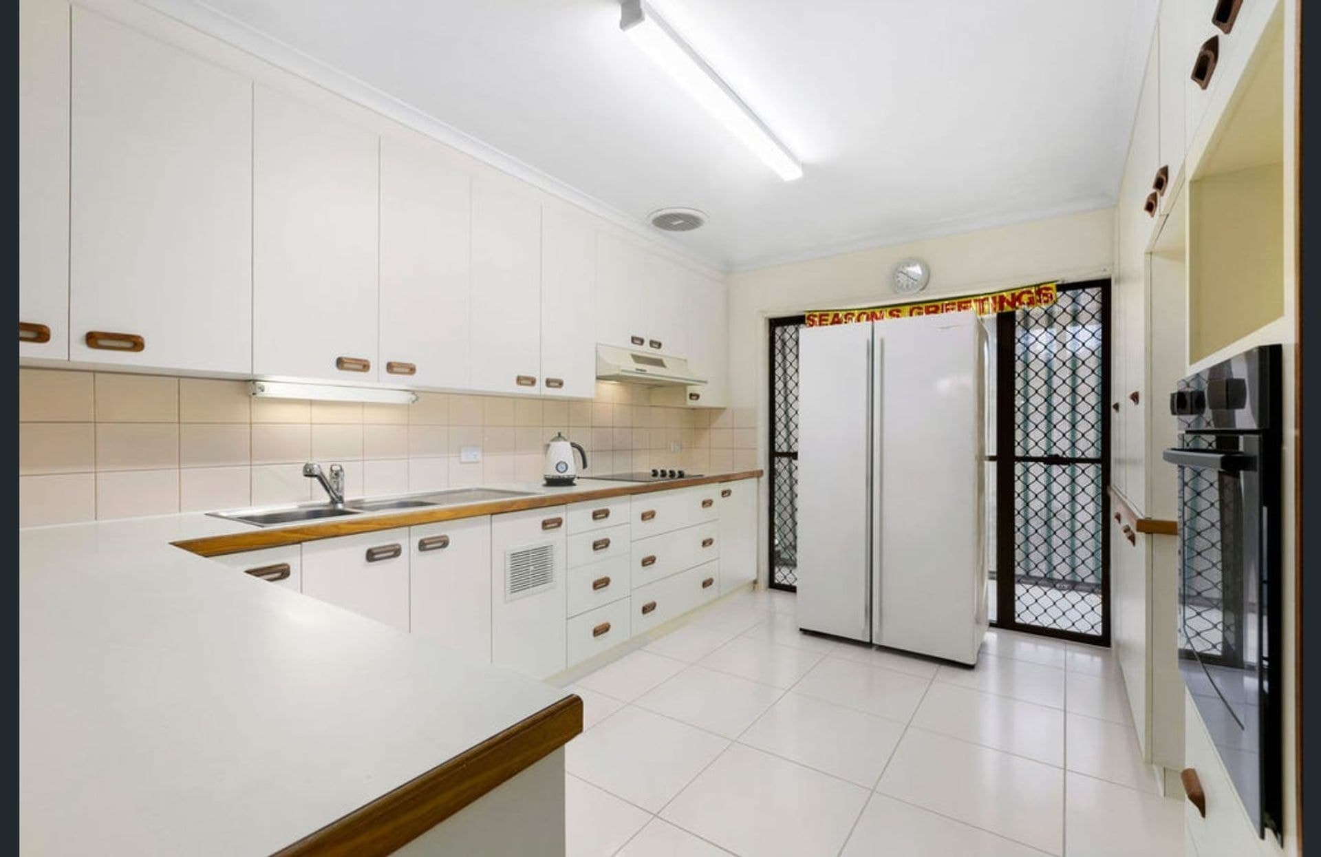 Shop 5a, 1 Dolphin Avenue, Tin Can Bay, QLD, 4580, Tin Can Bay - Thumbnail 4