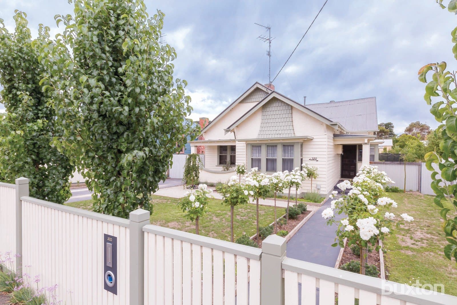 320 Peel Street North, Black Hill, Black Hill - Image 1