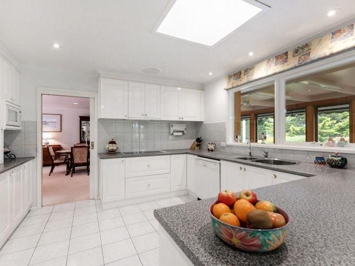 2A Blake Court,
                        
                    
                    
                        
                            MOUNT ELIZA, Mount Eliza - Thumbnail 6