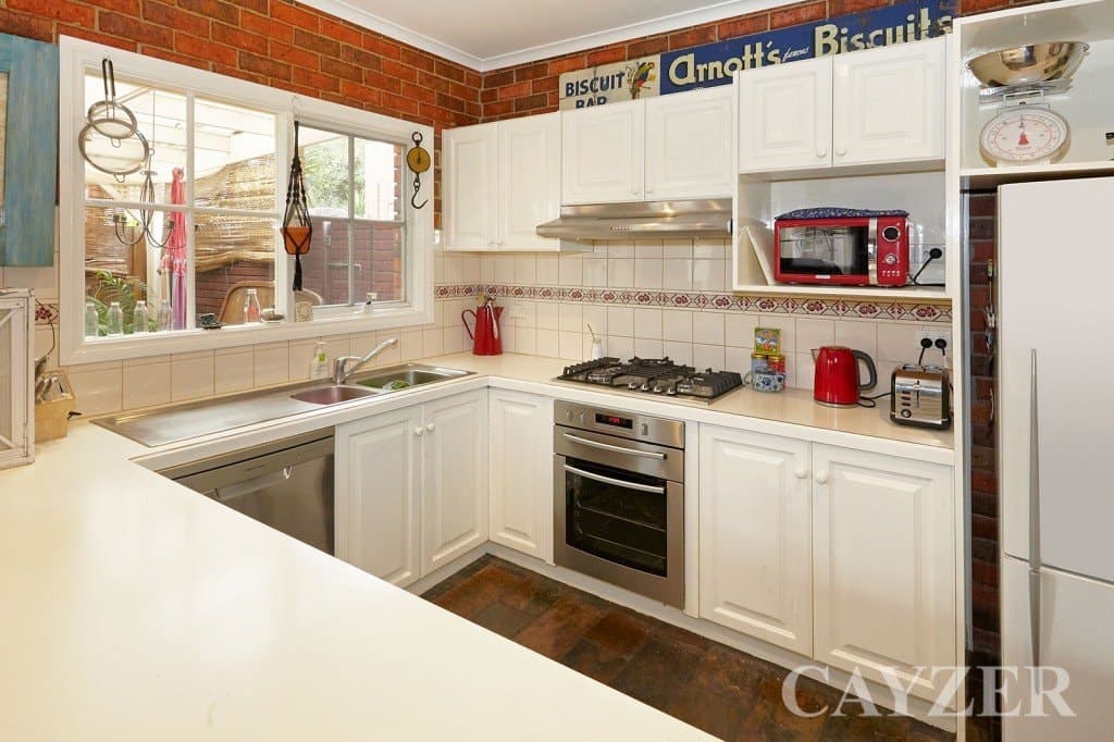 8 Fitzpatrick Street, SOUTH MELBOURNE, South Melbourne - Thumbnail 3