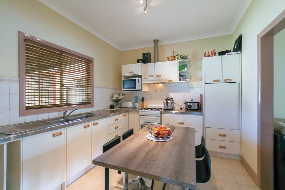 116 Little Dodds Street, Golden Point, Golden Point - Thumbnail 2