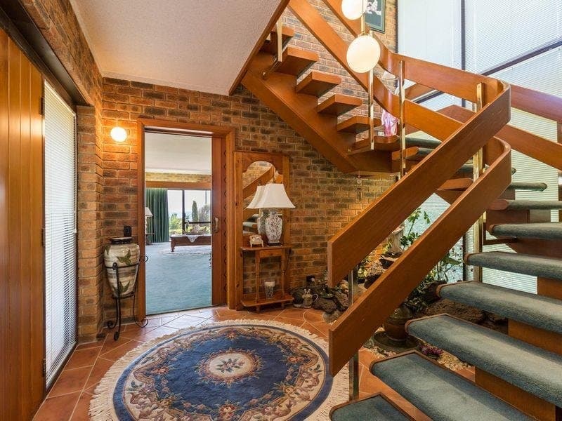 2 Earimil Drive,
                        
                    
                    
                        
                            MOUNT ELIZA, Mount Eliza - Thumbnail 4