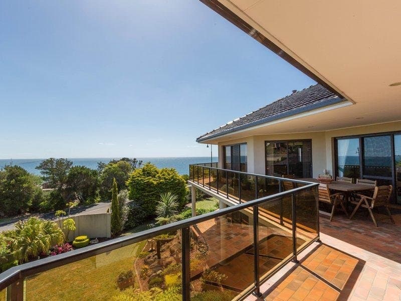 2 Earimil Drive,
                        
                    
                    
                        
                            MOUNT ELIZA, Mount Eliza - Thumbnail 6
