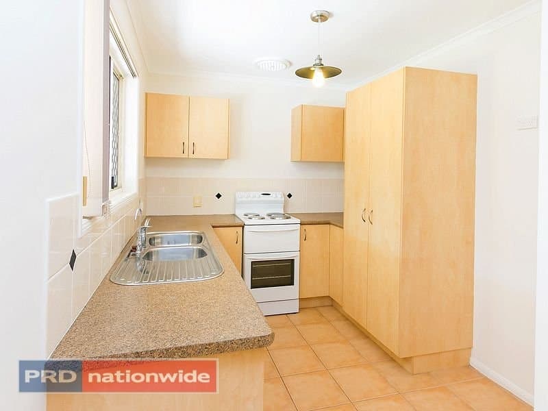 2/3
                Heran
                Court
            
            
            
            urangan
            
            
            QLD,
            4655, Urangan - Thumbnail 8