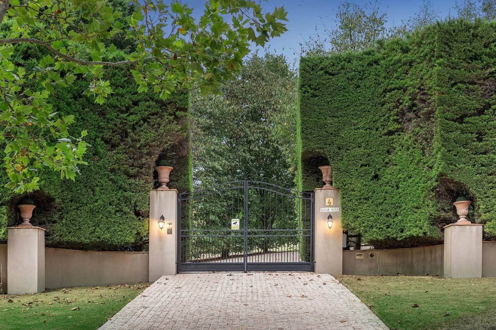 4 Bergner Court, Lysterfield, VIC 3156, Lysterfield - Thumbnail 2