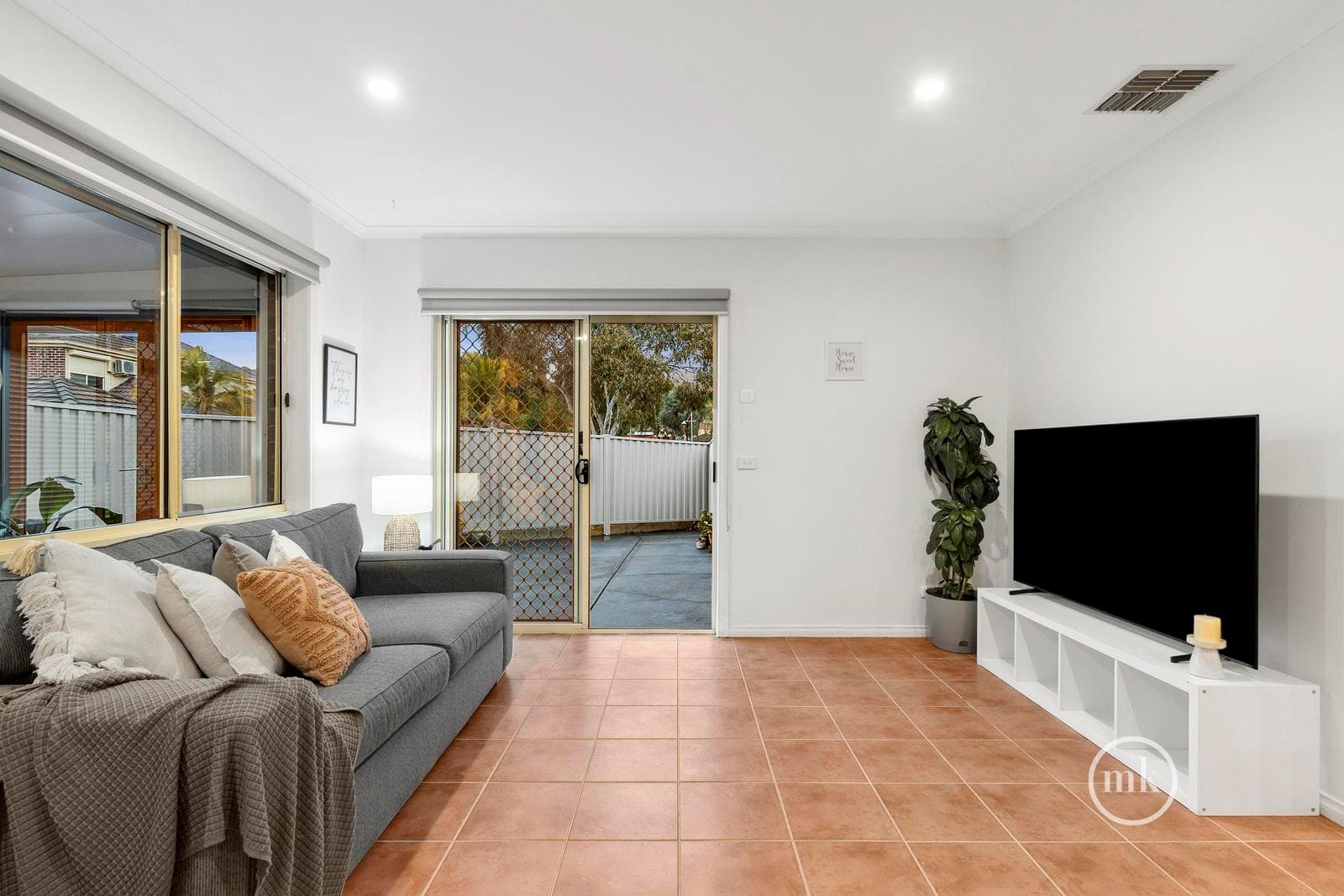 57 The Lakes Boulevard, South Morang, South Morang - Thumbnail 6