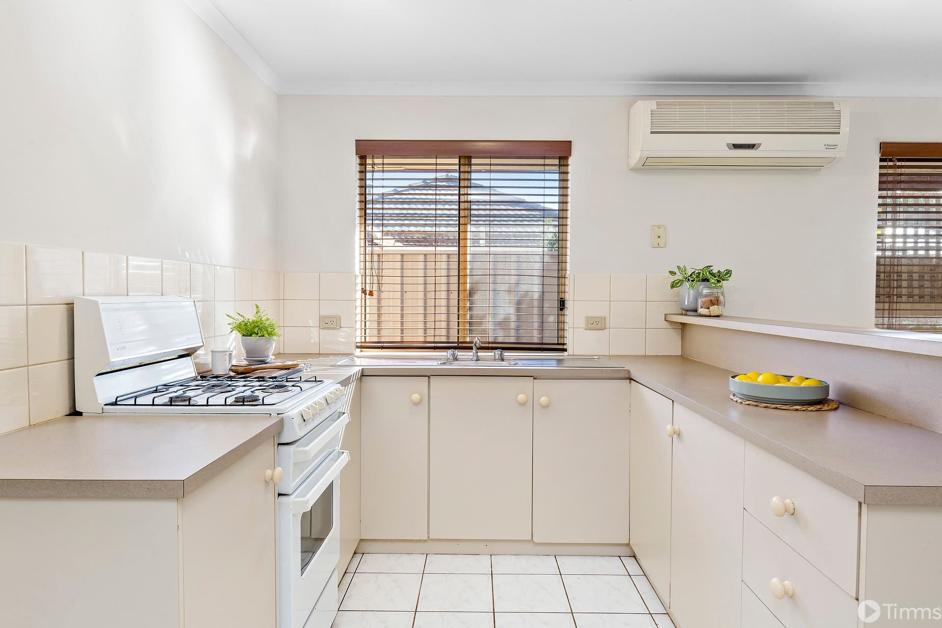 24 Shoalwater Close, Seaford Rise - Image 1