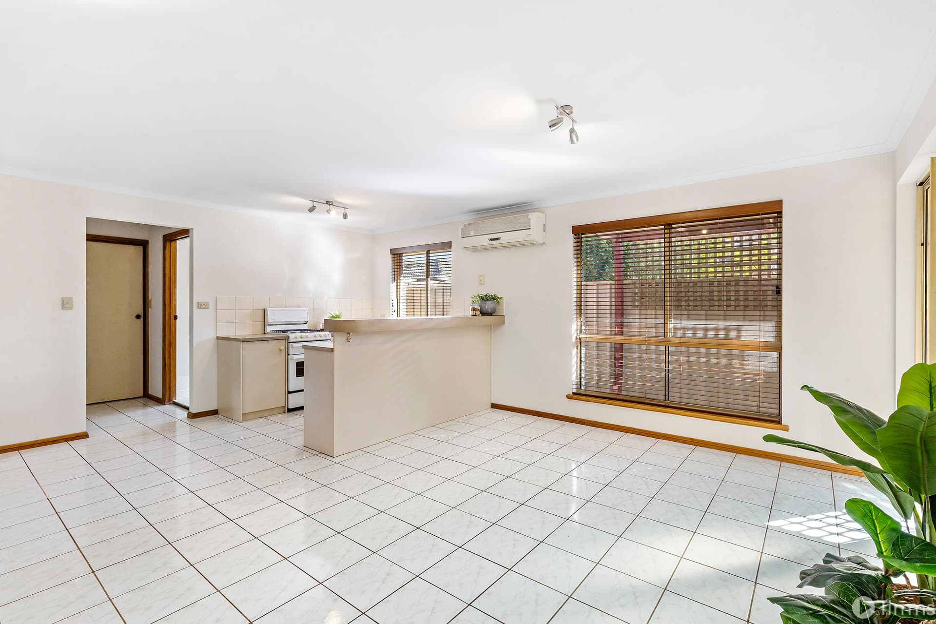 24 Shoalwater Close, Seaford Rise - Thumbnail 2