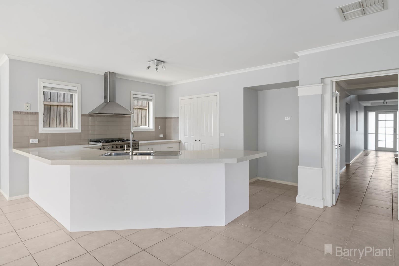 10 Clendon Street, Berwick, VIC 3806, Berwick - Thumbnail 6