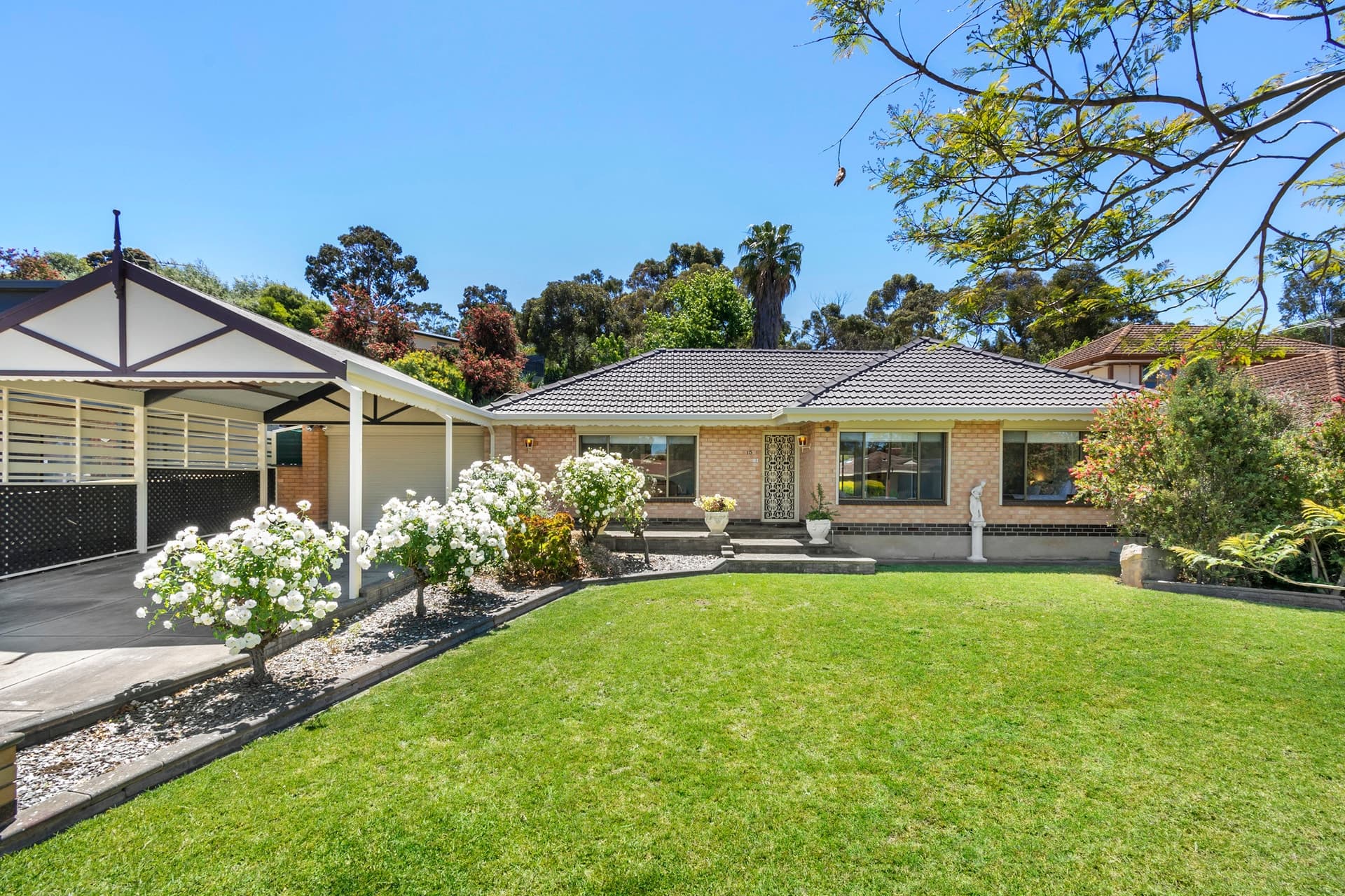 15 Golflands View, Morphett Vale - Image 1