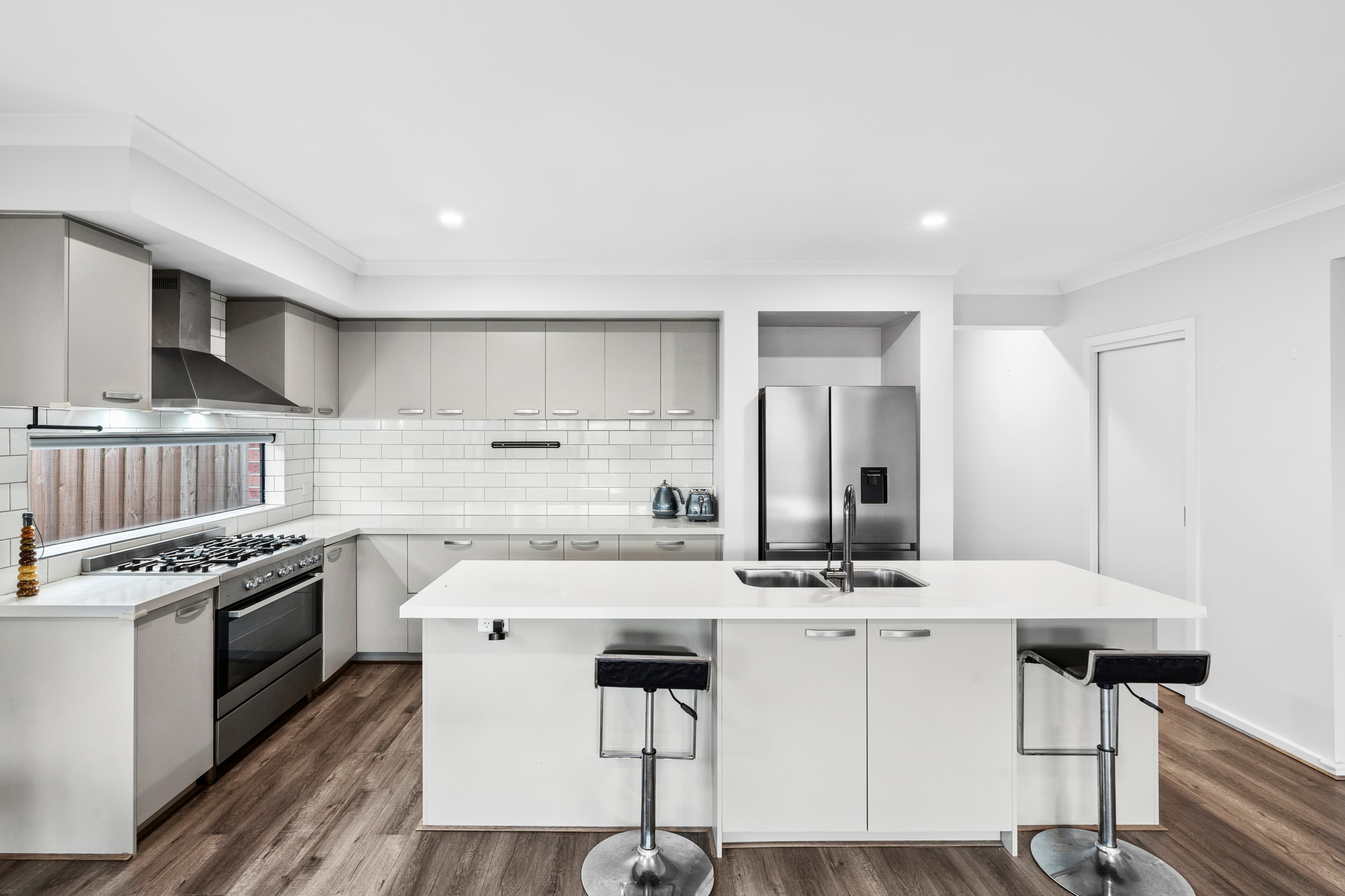 15 Parkes Avenue,CHARLEMONT, Charlemont - Thumbnail 2