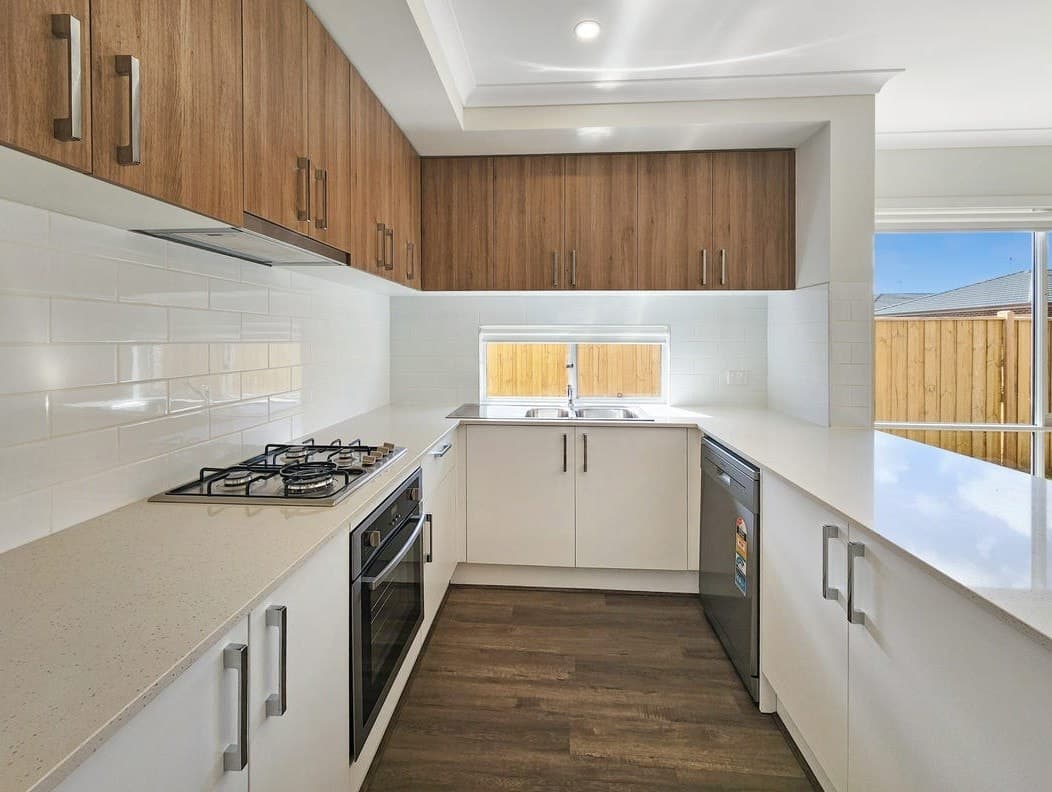 6 Yildiz Street,CHARLEMONT, Charlemont - Thumbnail 2
