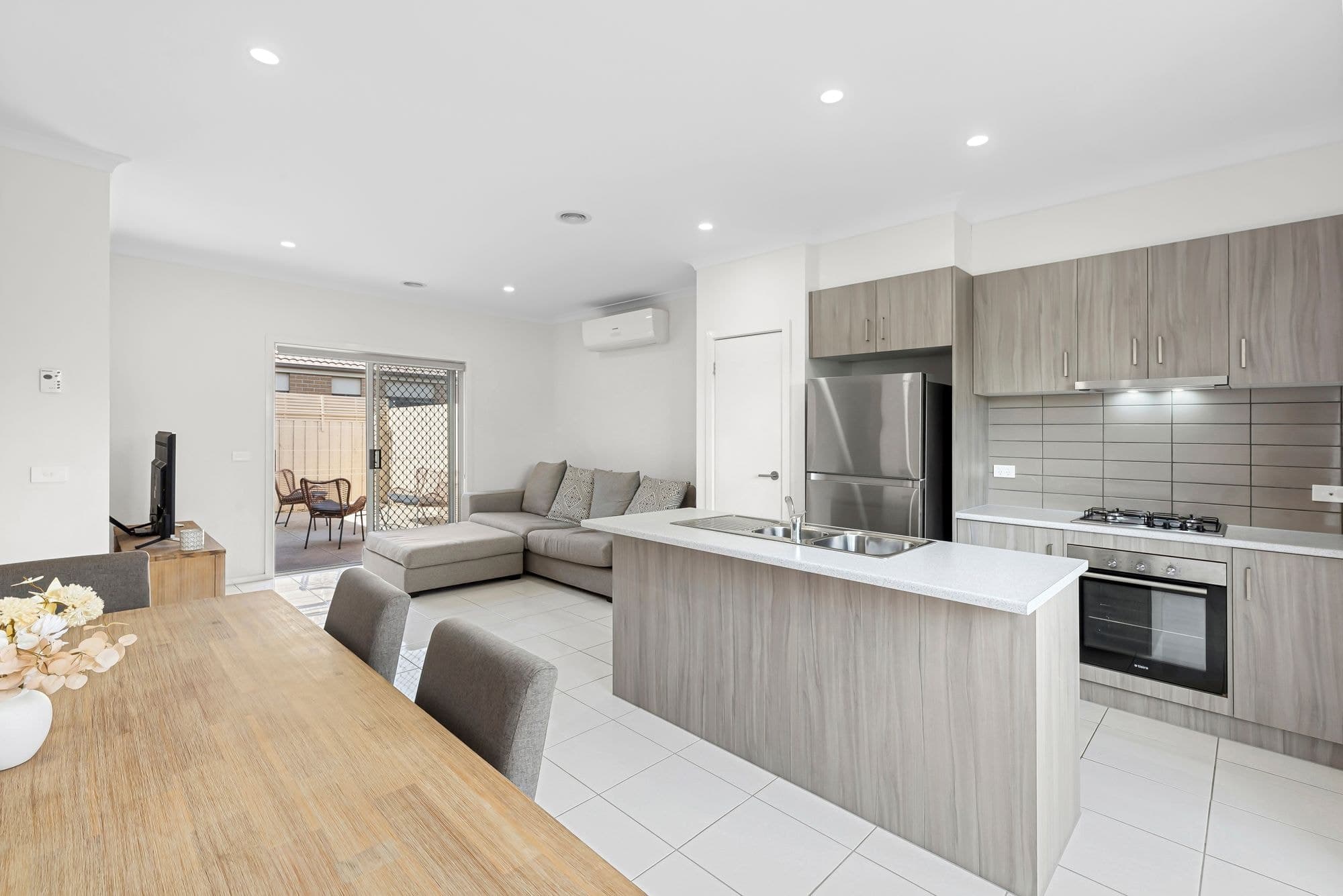 15 Falcon Street,ARMSTRONG CREEK, Armstrong Creek - Thumbnail 2