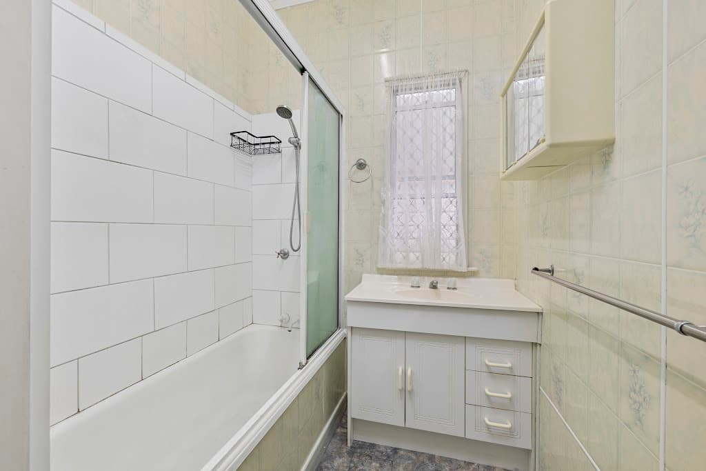 136 Richardson Road, Park Avenue, QLD, 4701, Park Avenue - Thumbnail 4