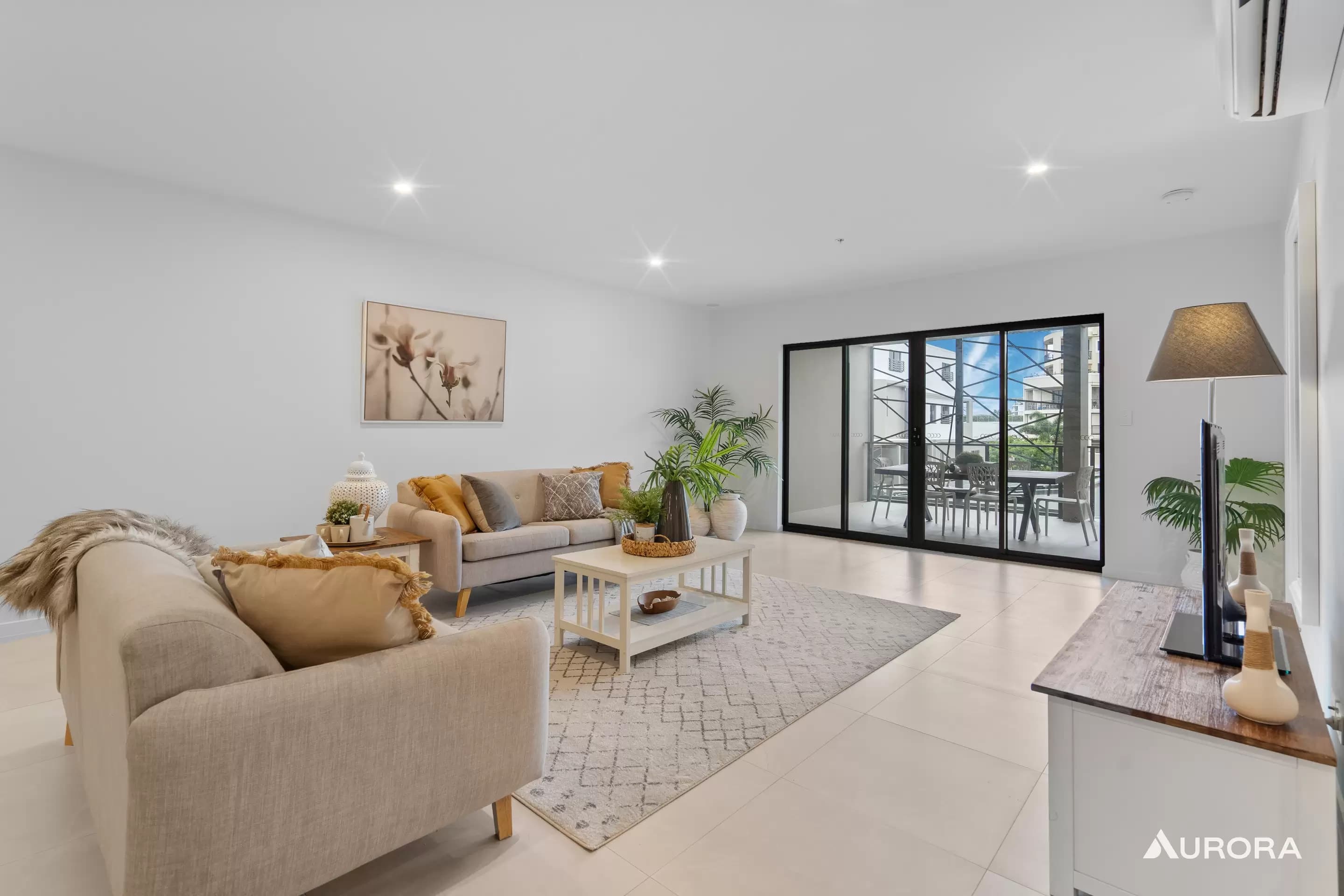 10 Rock Street, Scarborough, Scarborough - Thumbnail 2