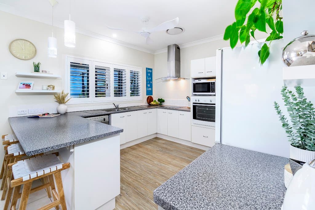 116 Biggs Avenue, Beachmere, QLD, 4510, Beachmere - Thumbnail 4