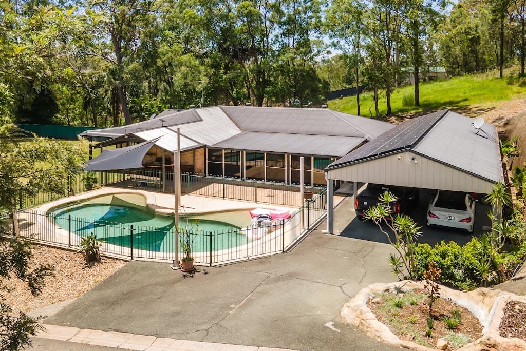 220 Banyula Drive, Gaven, QLD, 4211, Gaven - Thumbnail 2