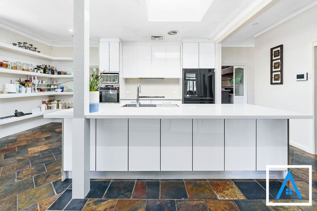 4 Hamilton Road, Kentlyn, NSW, 2560, Kentlyn - Thumbnail 3