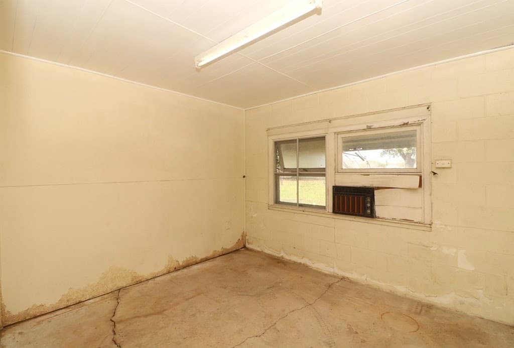 40 Field Road, Woodstock, QLD, 4816, Woodstock - Thumbnail 6