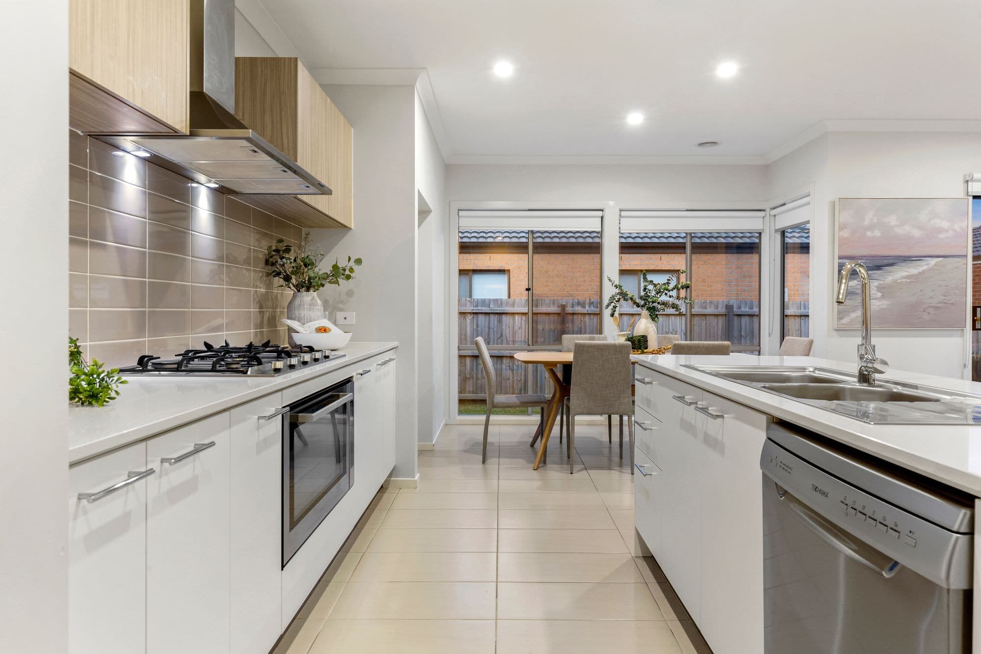 27 Vaughan Drive,ARMSTRONG CREEK, Armstrong Creek - Thumbnail 2