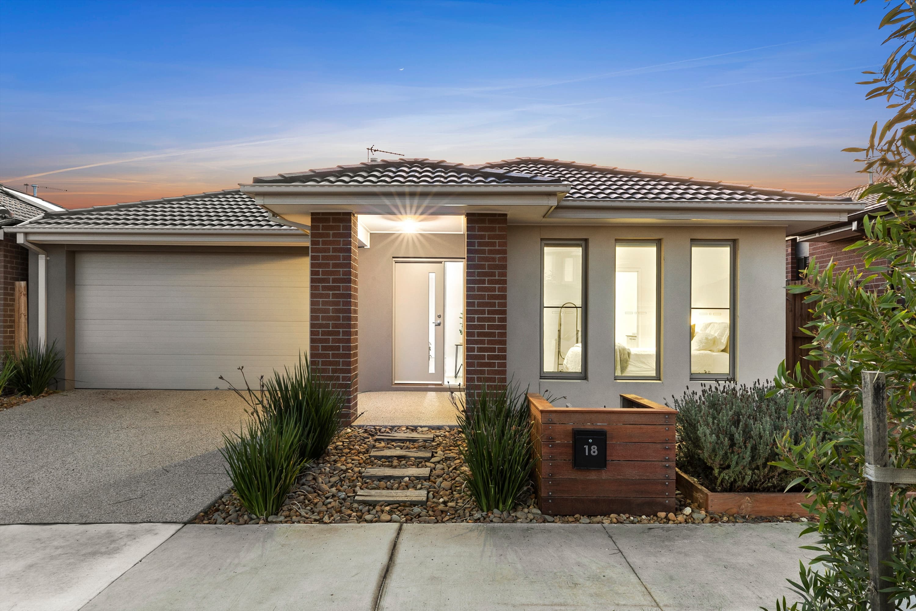 18 Vienet Avenue,ARMSTRONG CREEK, Armstrong Creek - Image 1