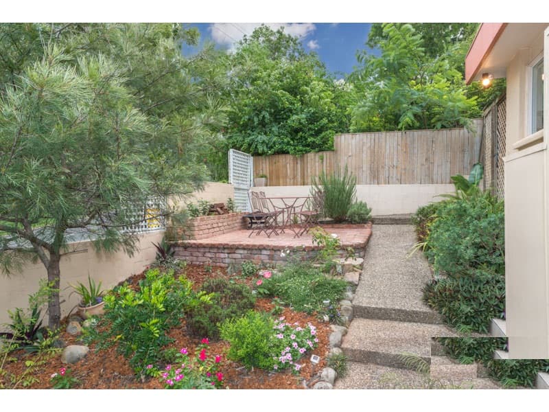 1/104 CARMODY ROAD, St Lucia, QLD, 4067, St Lucia - Thumbnail 2