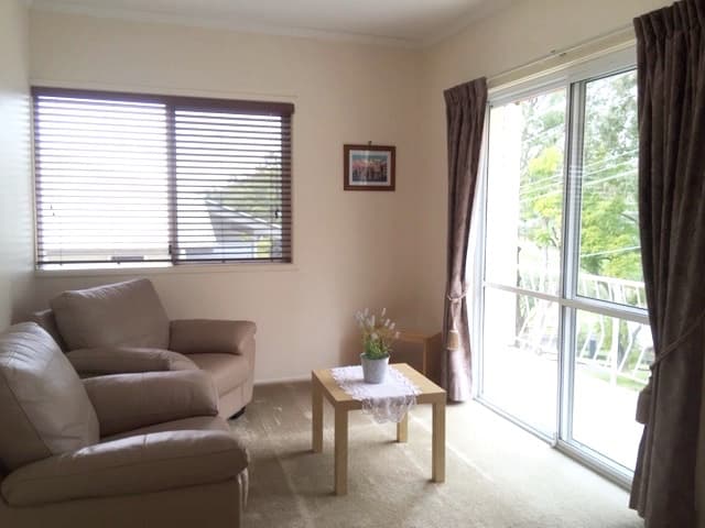 1/104 CARMODY ROAD, St Lucia, QLD, 4067, St Lucia - Thumbnail 5