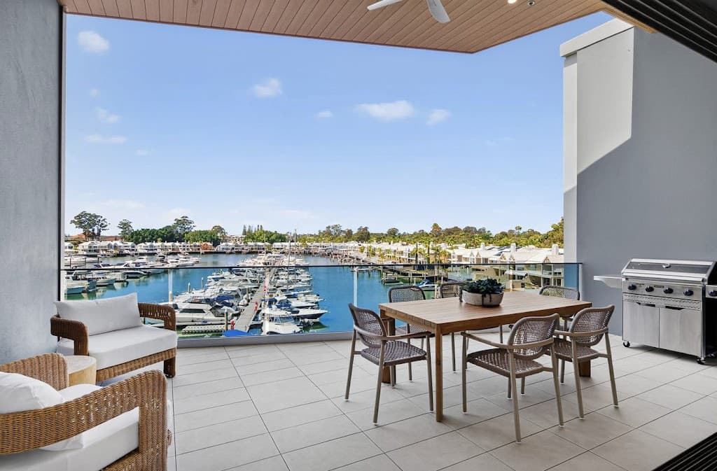 20 The Point Circurt, Sanctuary Cove - Thumbnail 2