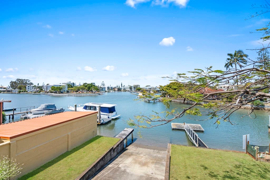 10 Margaroola Avenue, Biggera Waters, QLD, 4216, Biggera Waters - Image 1