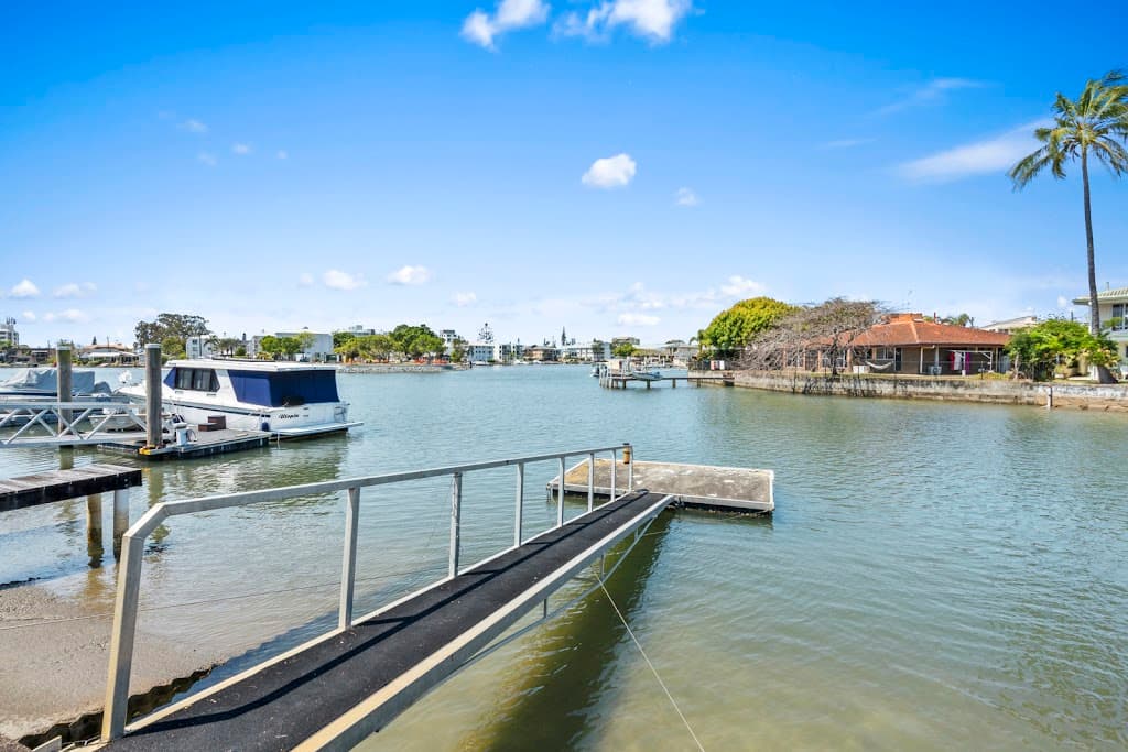 10 Margaroola Avenue, Biggera Waters, QLD, 4216, Biggera Waters - Thumbnail 4