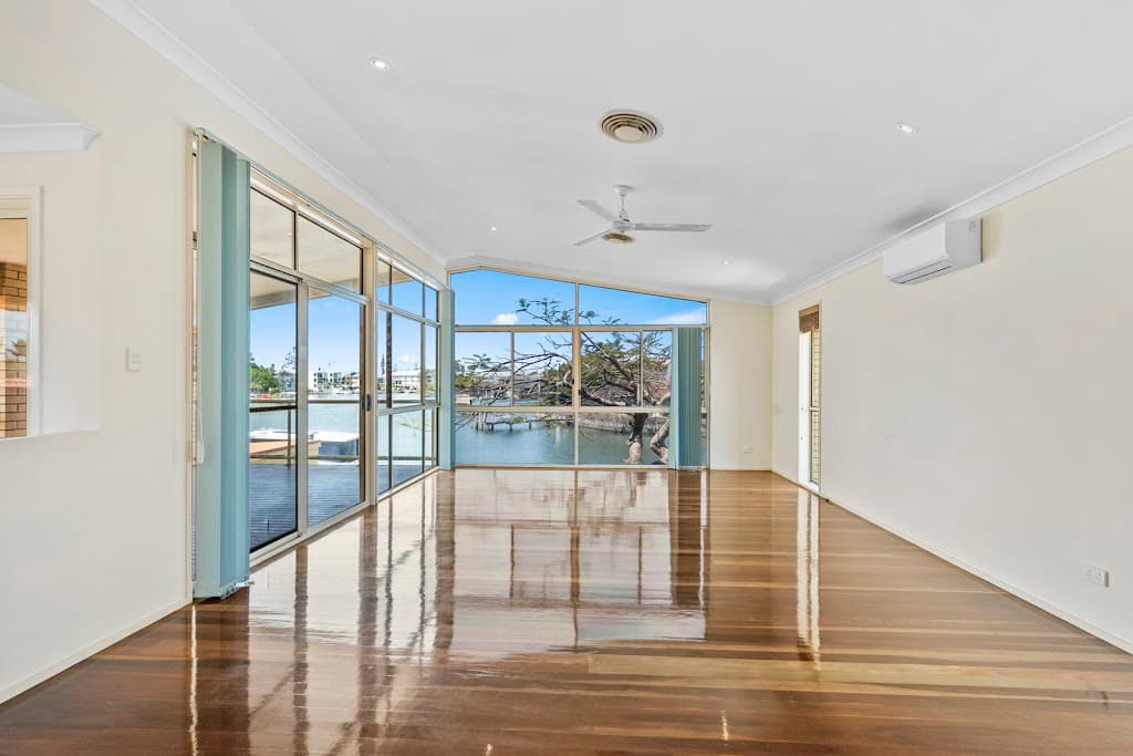 10 Margaroola Avenue, Biggera Waters, QLD, 4216, Biggera Waters - Thumbnail 6