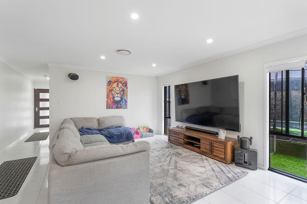 2 Dray Close, Wadalba, NSW, 2259, Wadalba - Thumbnail 2